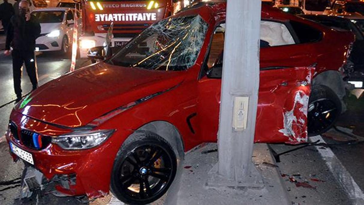 İstanbul Avcılar'da lüks otomobilin makas kazası!