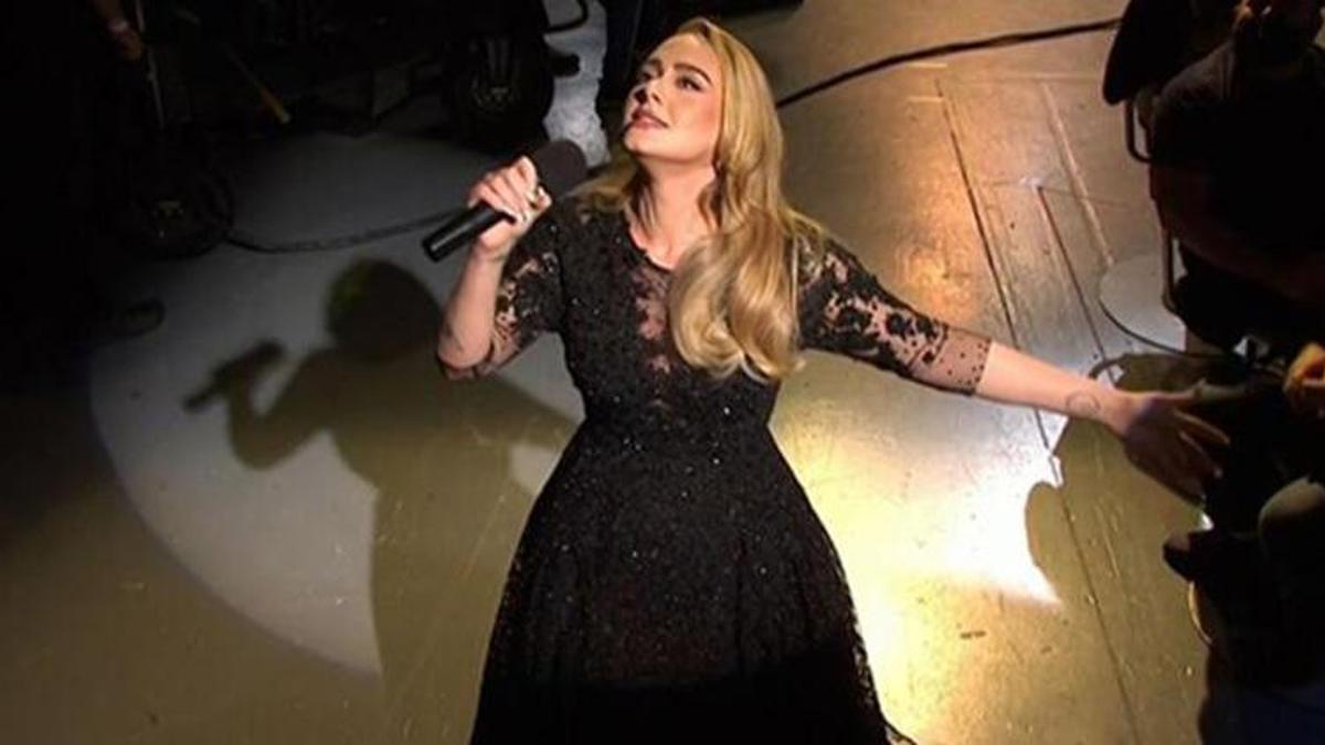 Adele: Kollarımı asla sevemedim, hala da sevmiyorum