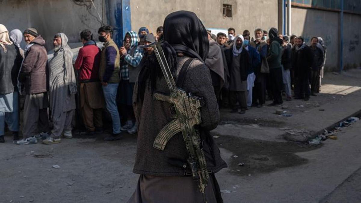 Taliban, memurların geriye dönük 3 aylık maaşlarının ödeneceğini açıkladı