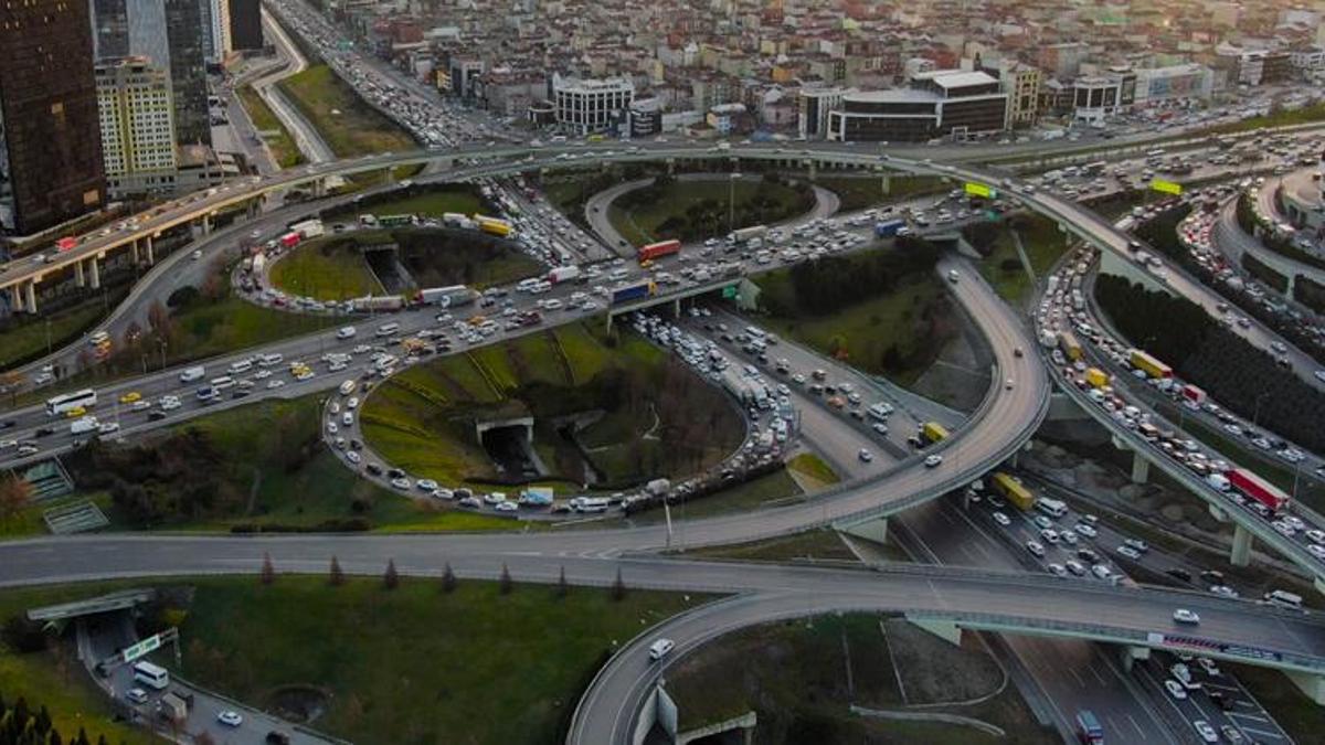 Ehliyete el konuluyor! Bunu yapan araba sahibine 6 bin 700 lira ceza var