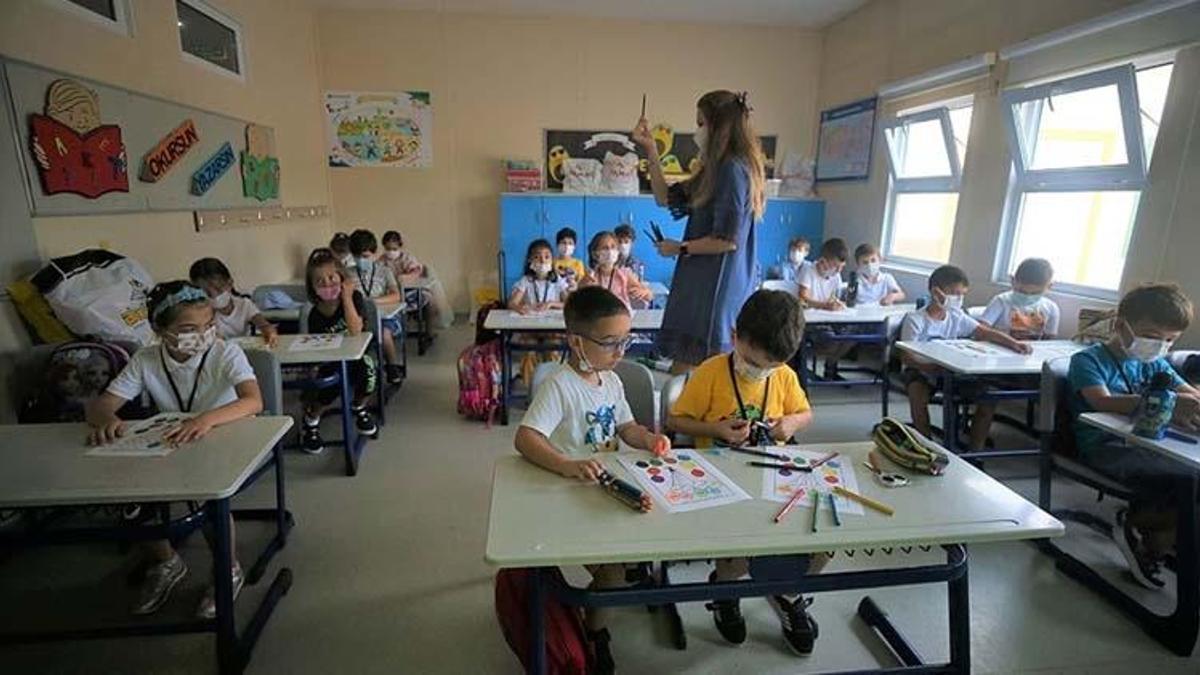 24 Kasım tatil mi, yarım gün mü? Öğretmenler Günü okul var mı, okullar 24 Kasım'da açık mı?