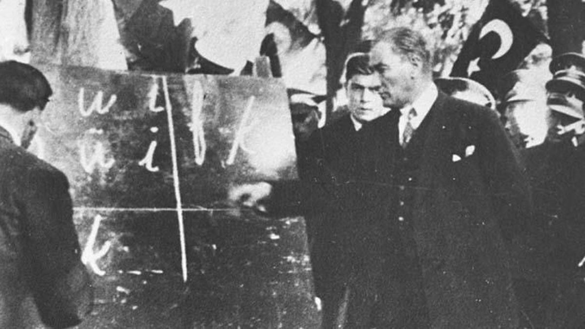 Atatürk'ün öğretmenler günü ile ilgili sözleri ve Öğretmenler Günü mesajı! İşte Kısa, uzun, anlamlı, duygusal 24 Kasım öğretmenler günü mesajları burada!