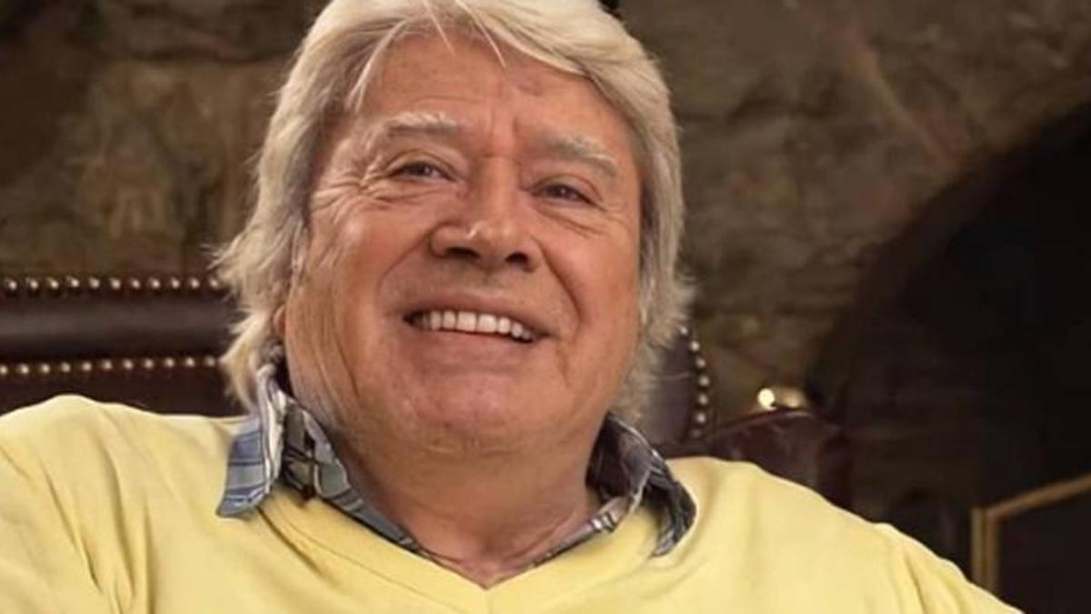 Cüneyt Arkın'dan mutlu aile pozu! 'Koca herifler'