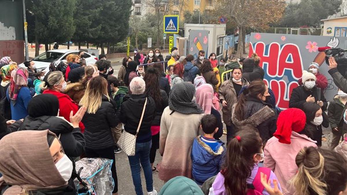 Okulda skandal istismar! Veliler ayaklandı