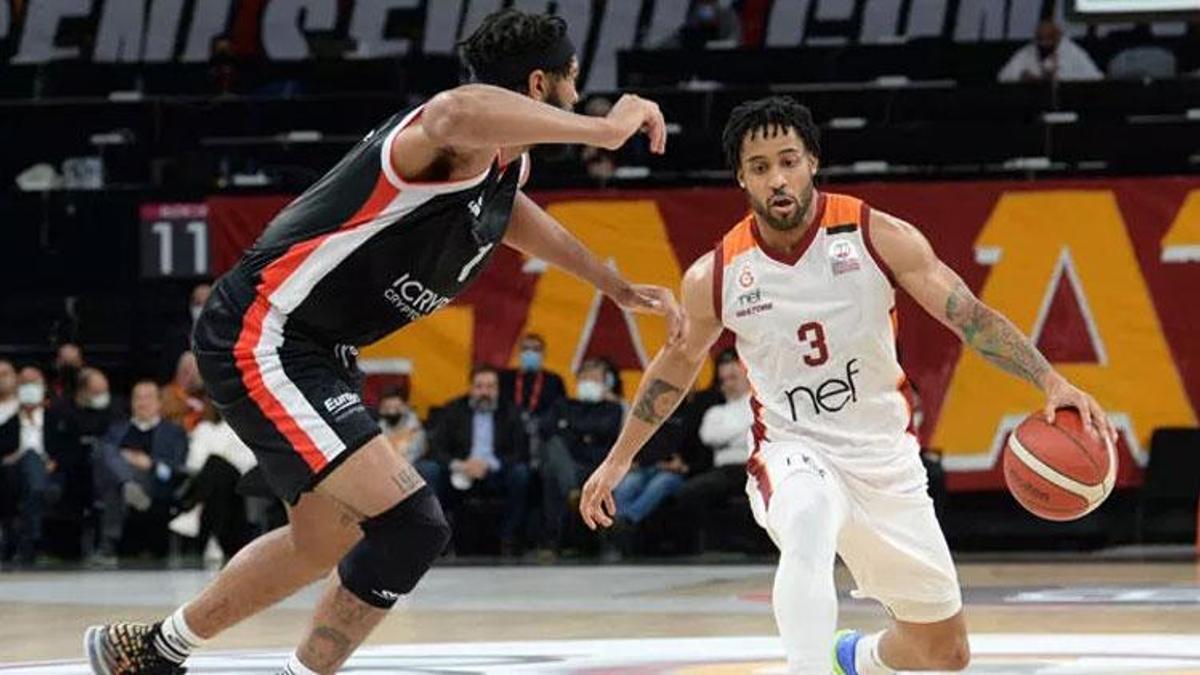 Dee Bost 24 sayı attı derbide Galatasaray Beşiktaş'ı devirdi