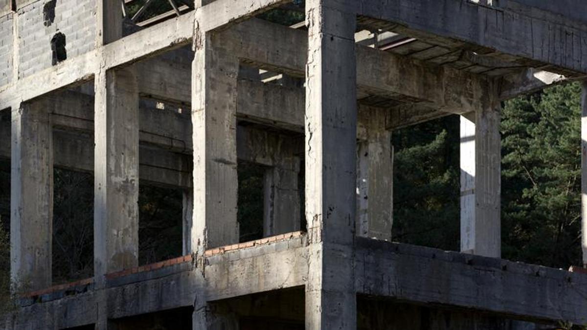 Zihinsel engelli kıza metruk binada toplu cinsel istismar!