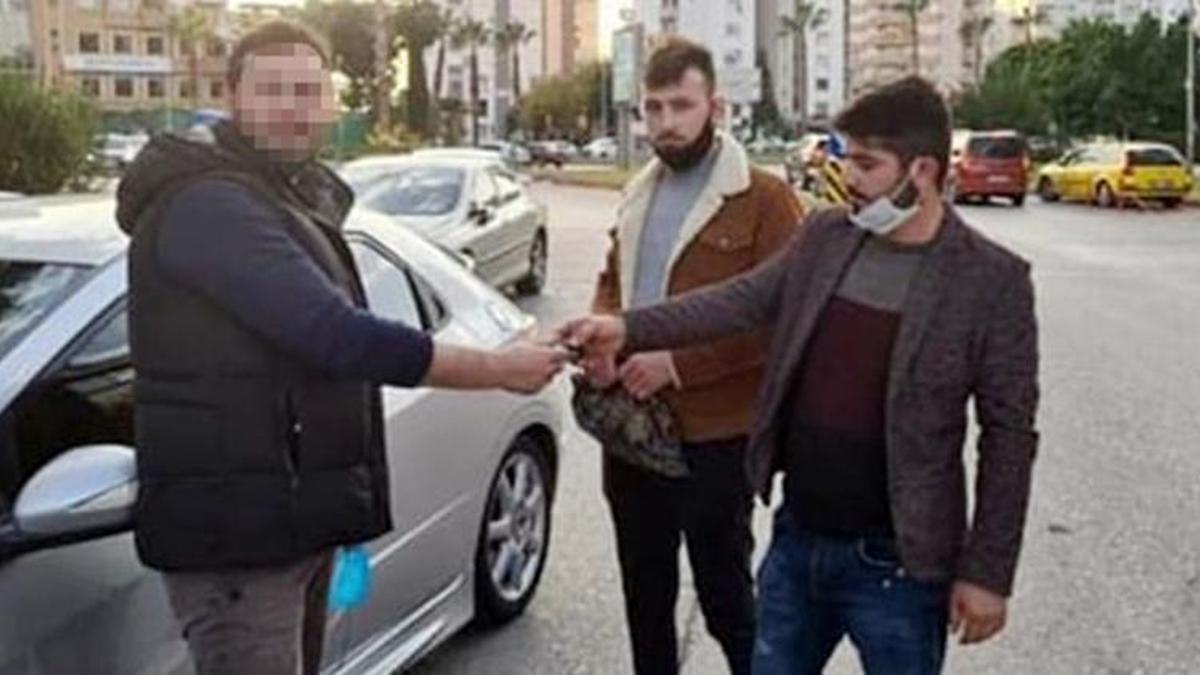 Benzerlik sebebiyle arkadaşını öldürüp arabasını sattı! Akılalmaz olay