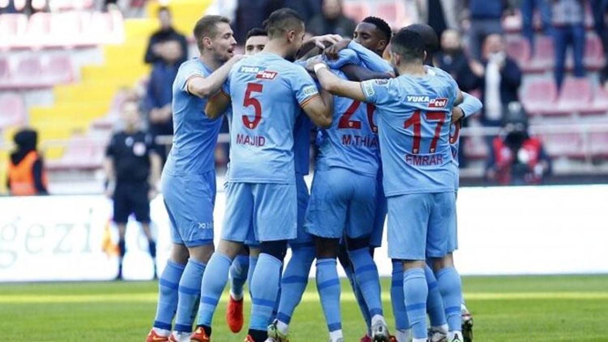Kayserispor 9 kişiyle kazandı Nur Şahin...