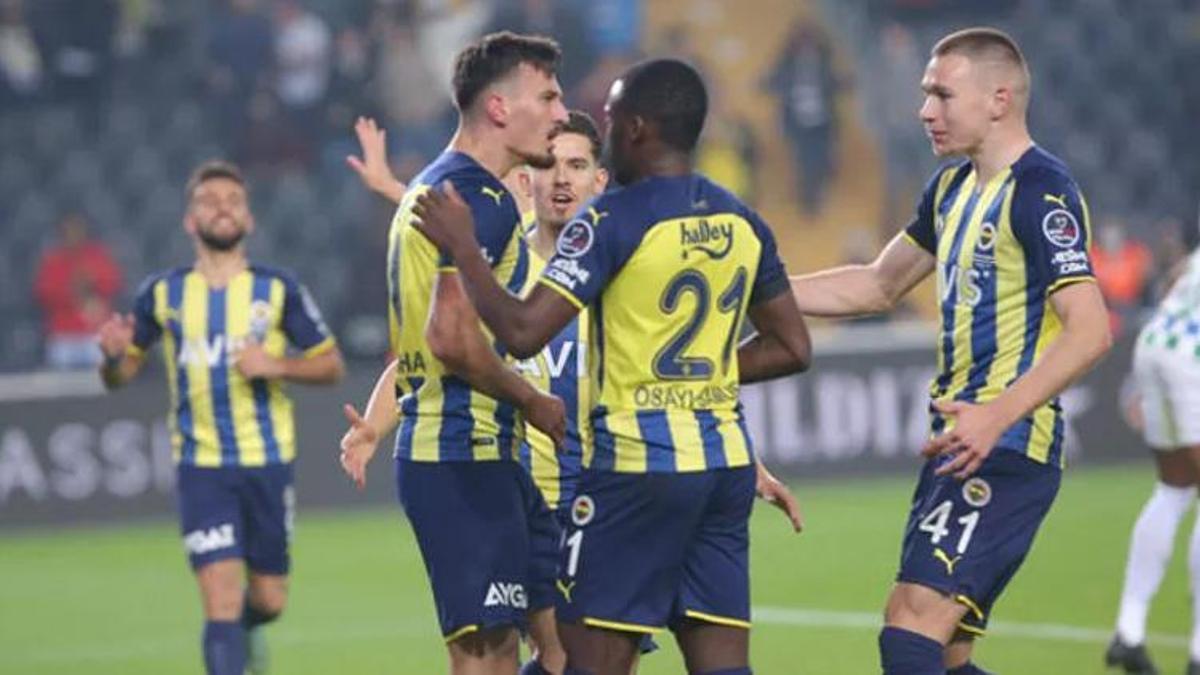 Fenerbahçe, Çaykur Rizespor'u 4-0 mağlup etti