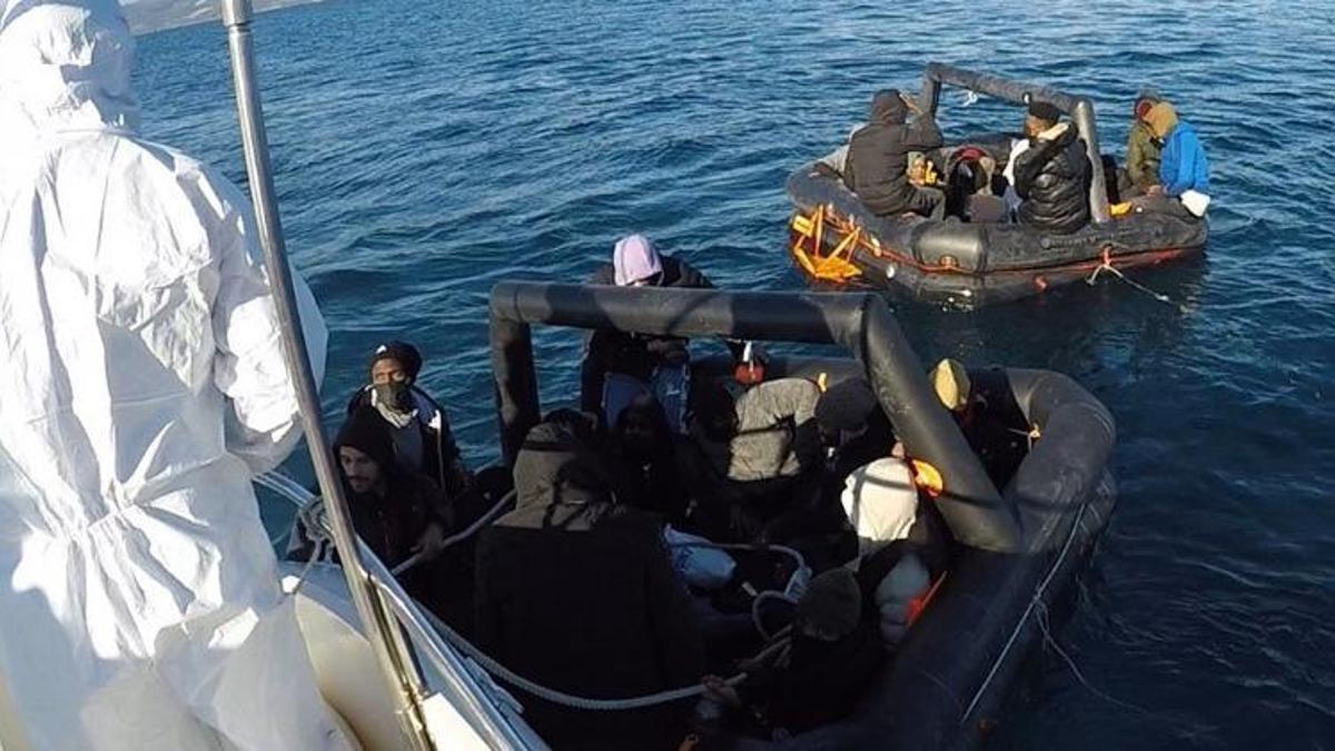 Ayvacık açıklarında 52 kaçak göçmen kurtarıldı!