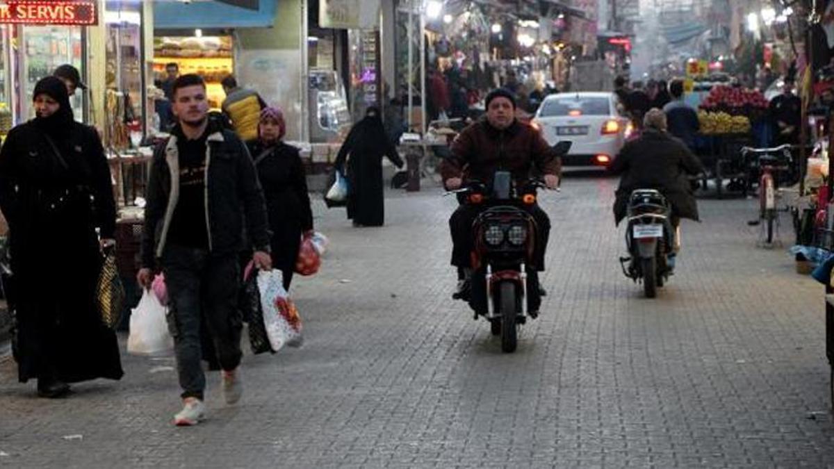 Koronavirüs en çok 45 yaş altını vuruyor!