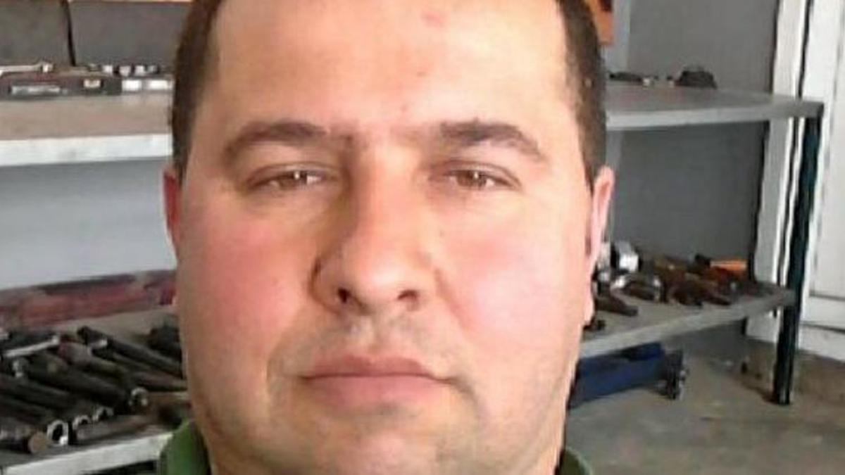 Tamir ettiği TIR'ın dorsesinin altında can verdi