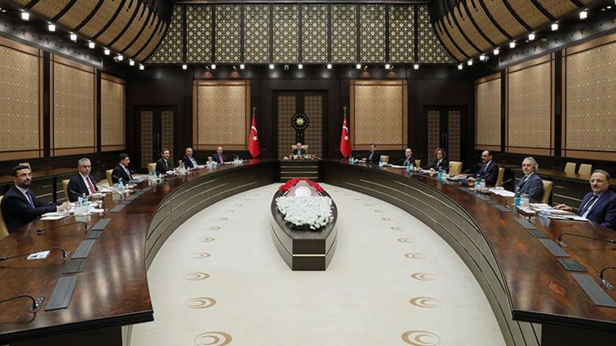 Cumhurbaşkanı Erdoğan'dan Cumhurbaşkanlığı Politika Kurulu başkan vekilleri ile toplantı