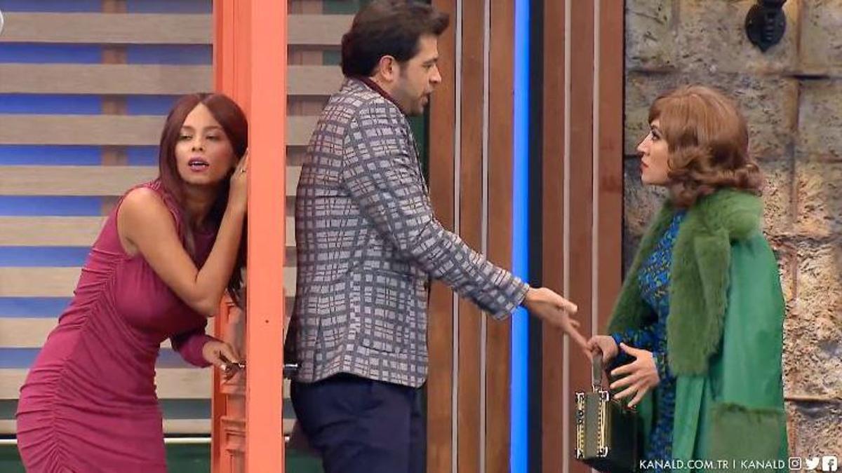 Çok Güzel Hareketler 2’nin yeni bölümüne 'Paradoks' skeci damga vuracak