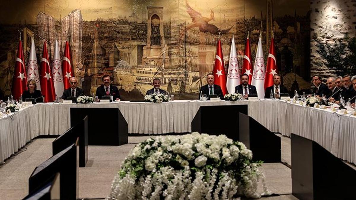 Hazine ve Maliye Bakanı Nebati iş dünyası ile bir araya geldi: Adımları hızlıca atmayı sürdüreceğiz