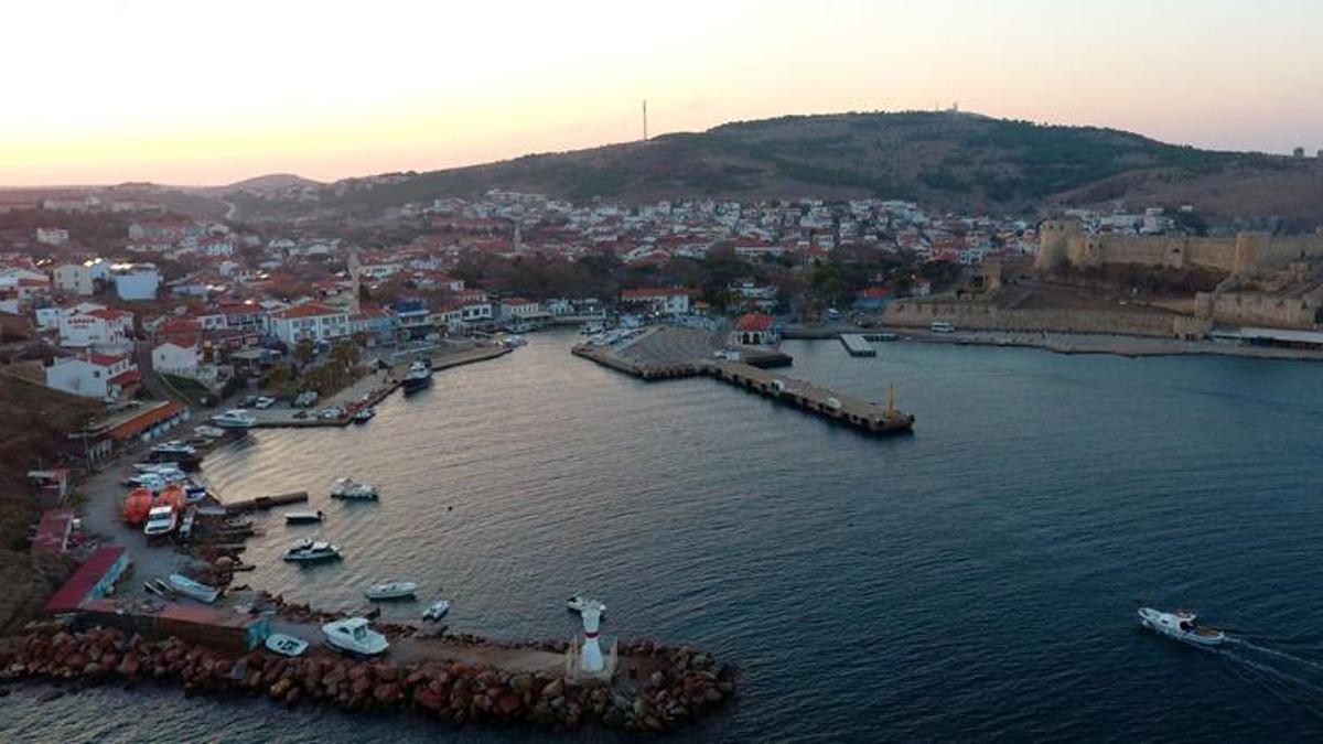 Bozcaada’ya bazı feribot seferleri iptal edildi