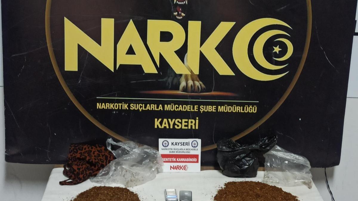 Ekipler görünce şoke oldu! Hepsi şalvarının içinden çıktı