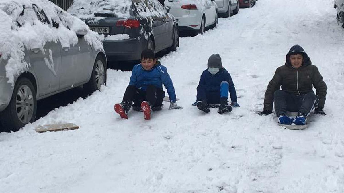 Yarın okullar tatil mi? 16 Aralık okulları tatil olan il ve ilçe var mı?