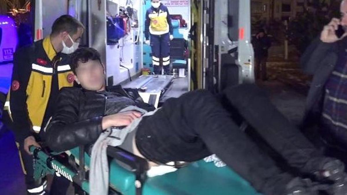 Erzurum'da liselilerin 'laf atma' kavgası: 2 yaralı