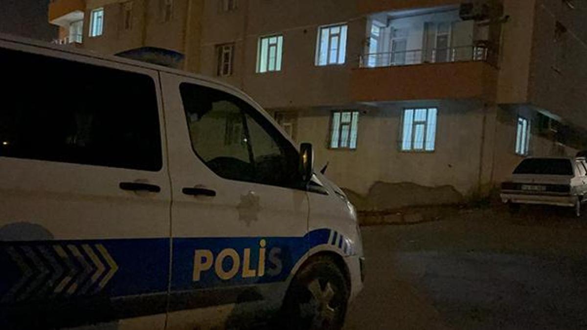 Eski eşi ile kayınvalidesini öldürüp, başına ateş etti