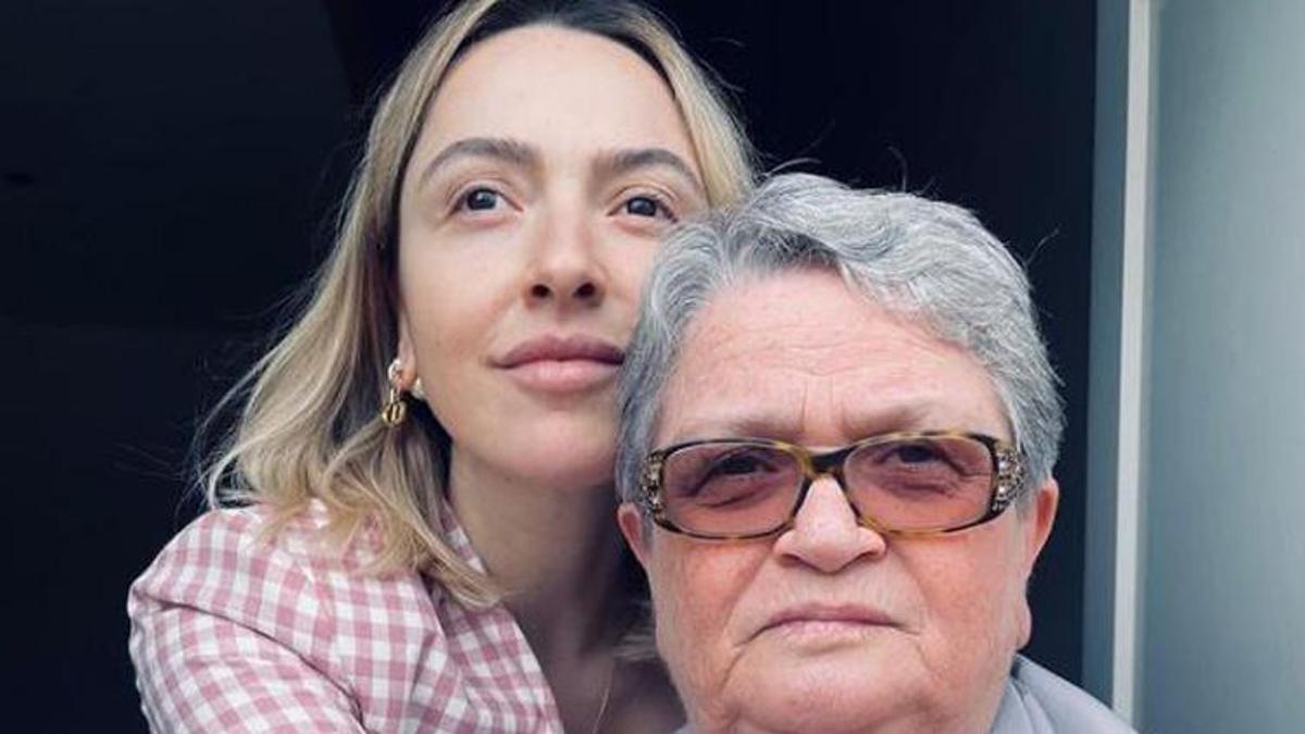 Hadise annesi için kesenin ağzını açtı! Yeni yıl hediyesi olarak...