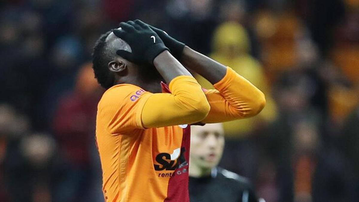 Galatasaray'da Mbaye Diagne sakatlandı