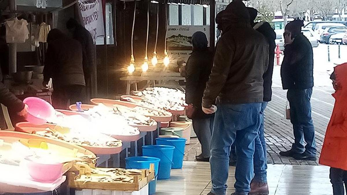 Kilosu 60 lira! Fırtına balık tezgahlarına esti, fiyatlar yükseldi