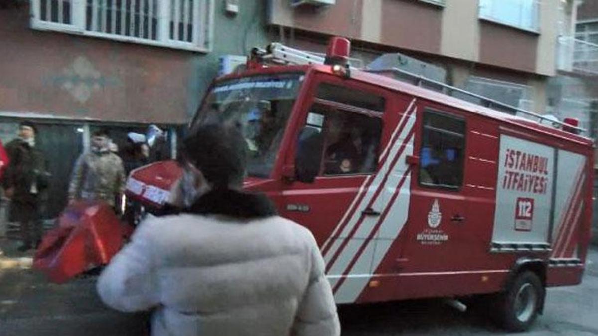 Yangında mahsur kalan bebek ile engelli kadını itfaiye kurtardı