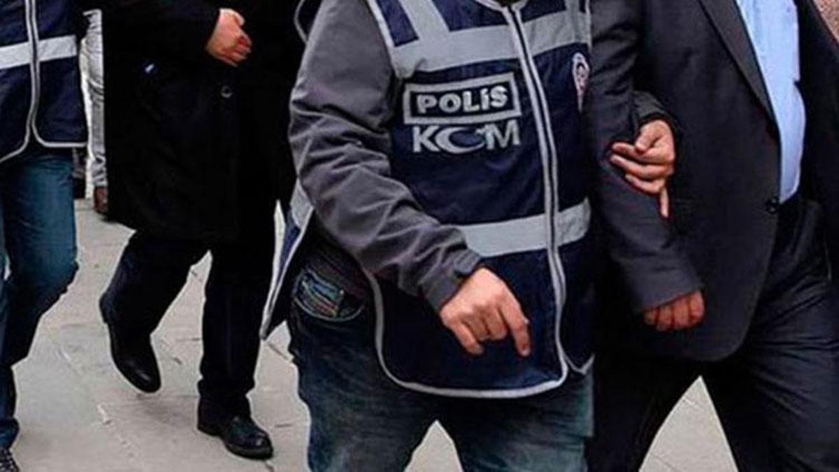 Tekneyle kaçmaya çalışan 51 FETÖ şüphelisi yakalandı