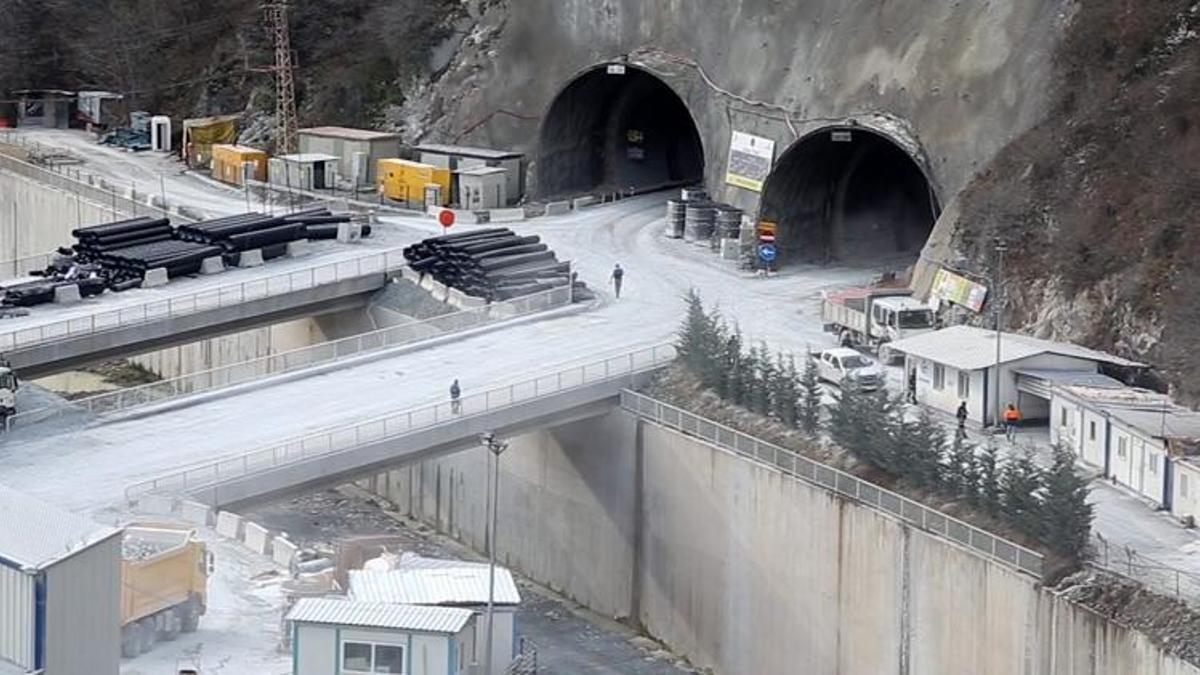 Zigana Tünelinde ışığa 90 metre kaldı! İki şehir arasında mesafe 40 dakikaya düşecek