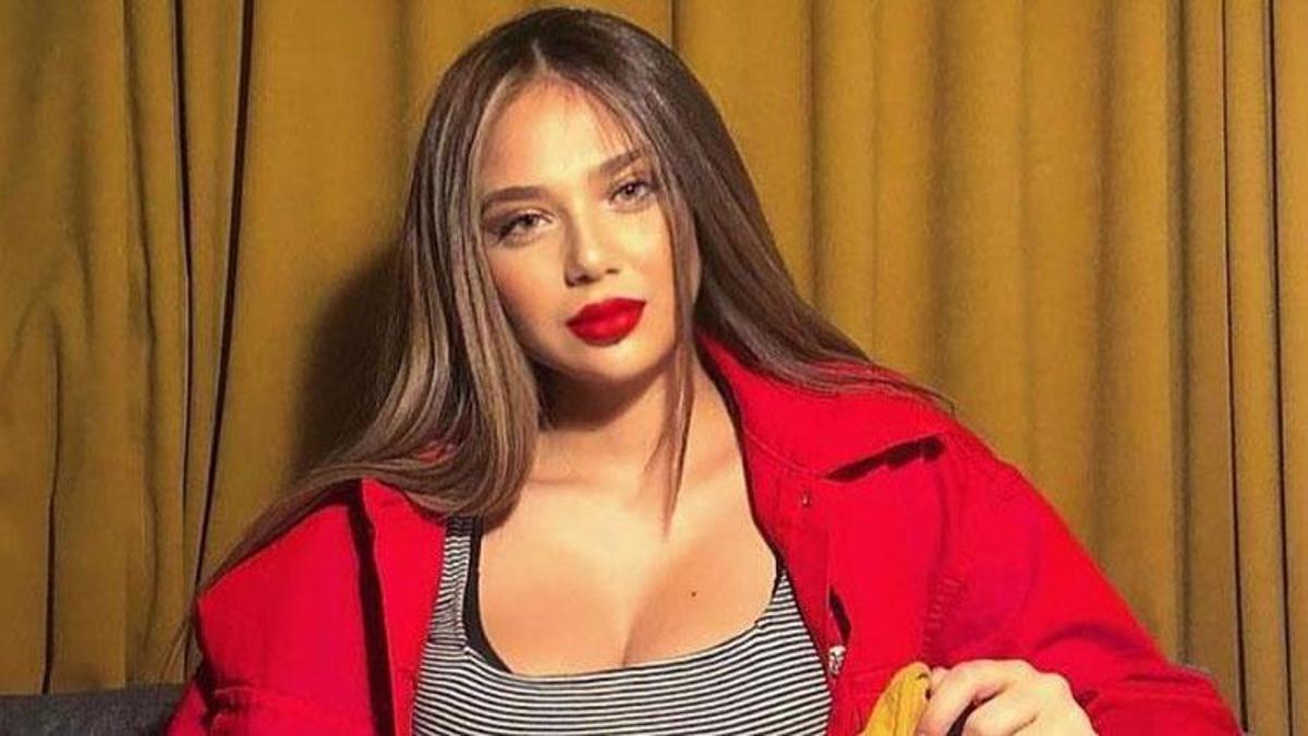 Sosyal medya fenomenine ‘Müstehcenlik’ten hapis cezası! İç çamaşırlarıyla...