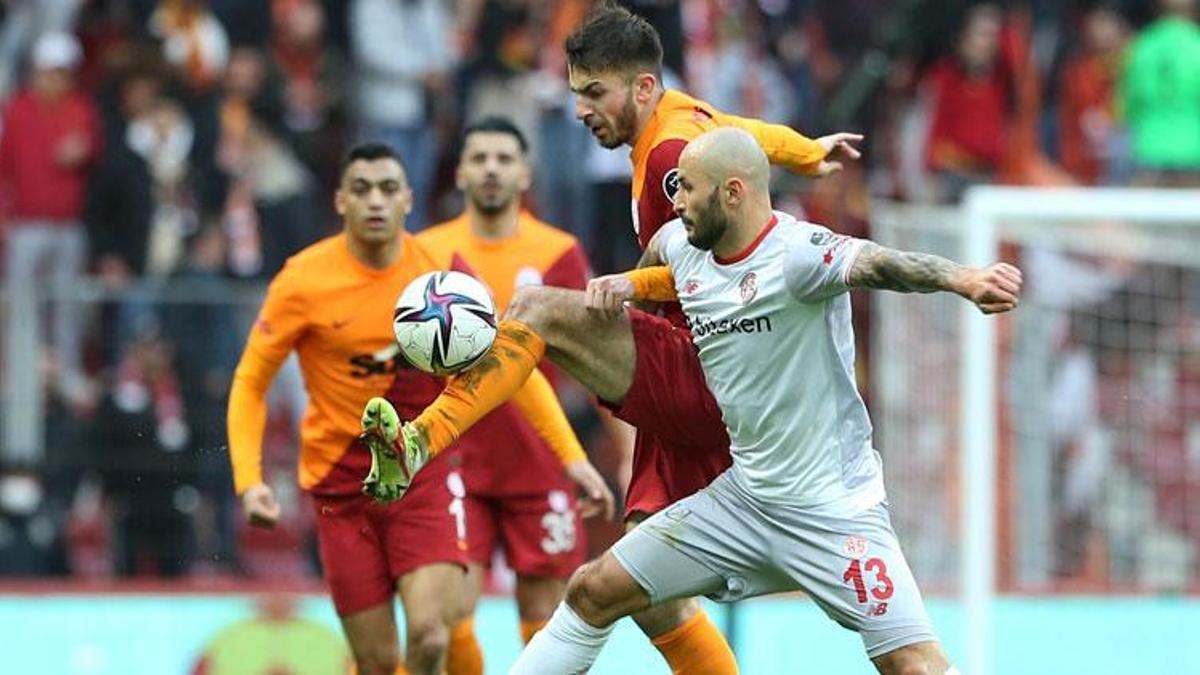Galatasaray galibiyet hasretine Antalyaspor karşısında son verdi!