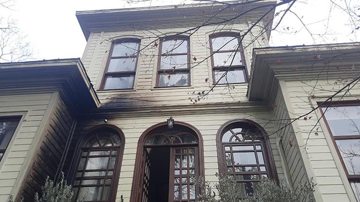Bebek’teki tarihi köşkte yangın! 'Korktuk, çığlık kıyamet vardı'