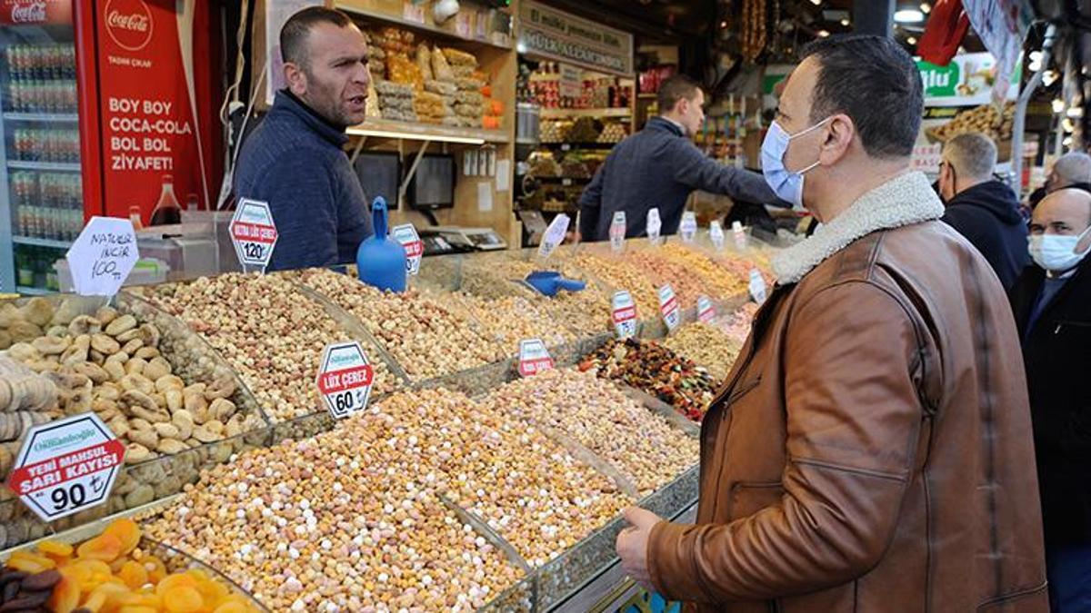 Yılbaşında geri sayım başladı, kuruyemişe talep arttı