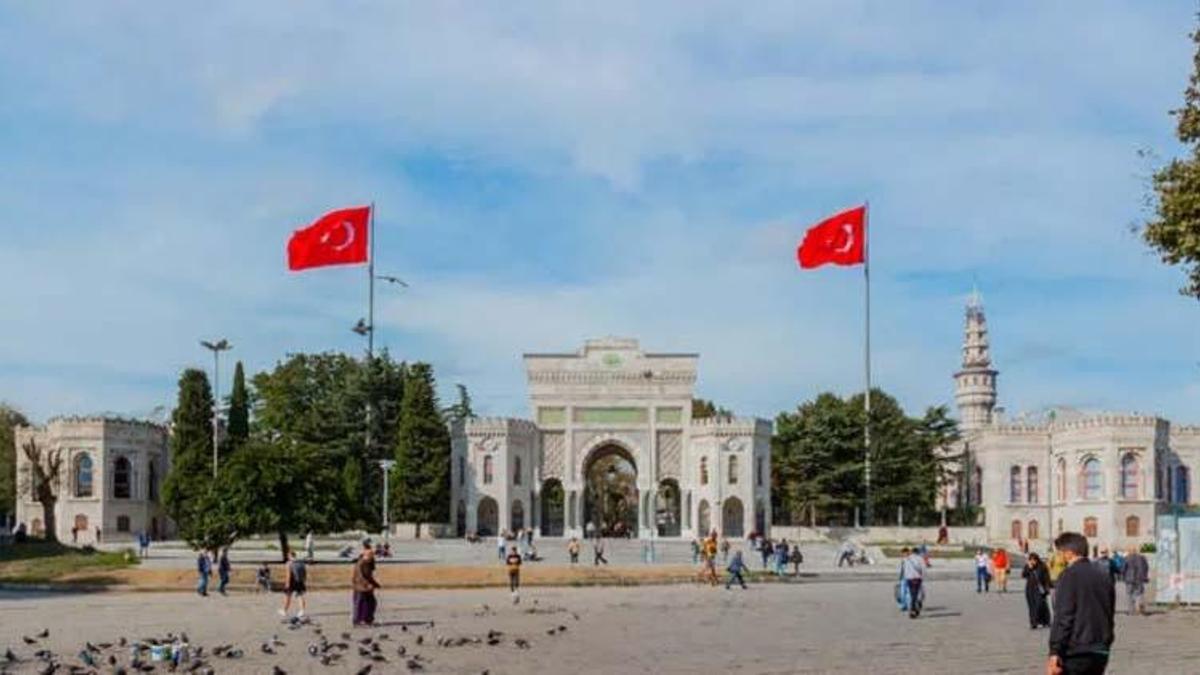 Üniversiteler online eğitime (uzaktan) mi geçiyor, kapanıyor mu? Uzaktan eğitime geçen üniversiteler hangileri?