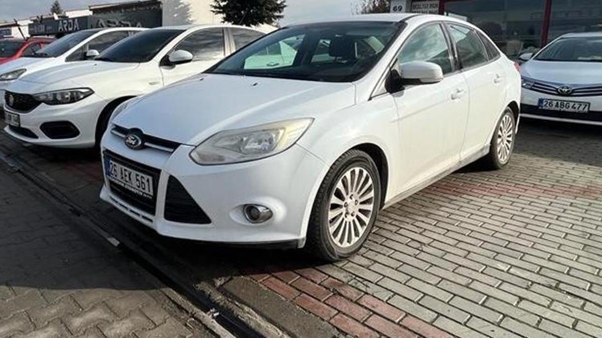 Araba fiyatlarında son dakika gelişmesi! Döviz indirimi sonrası sıfıra indi, ikinci el araba...