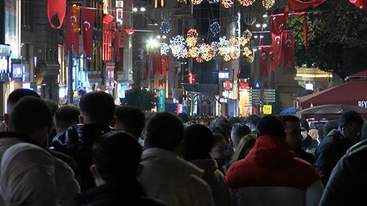 Taksim Meydanı ve İstiklal Caddesi'nde yeni yıl heyecanı