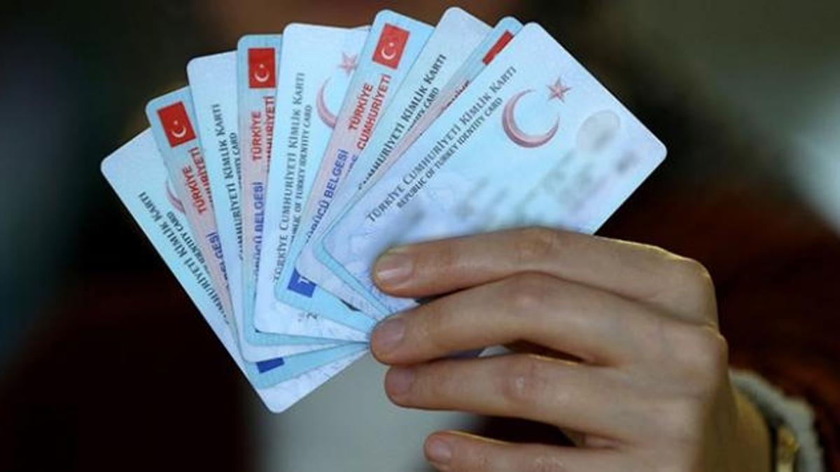 Kimlik ve ehliyetlerde yeni dönem! Uygulama başladı, resmen değişiyor! Tüm Türkiye'de artık...