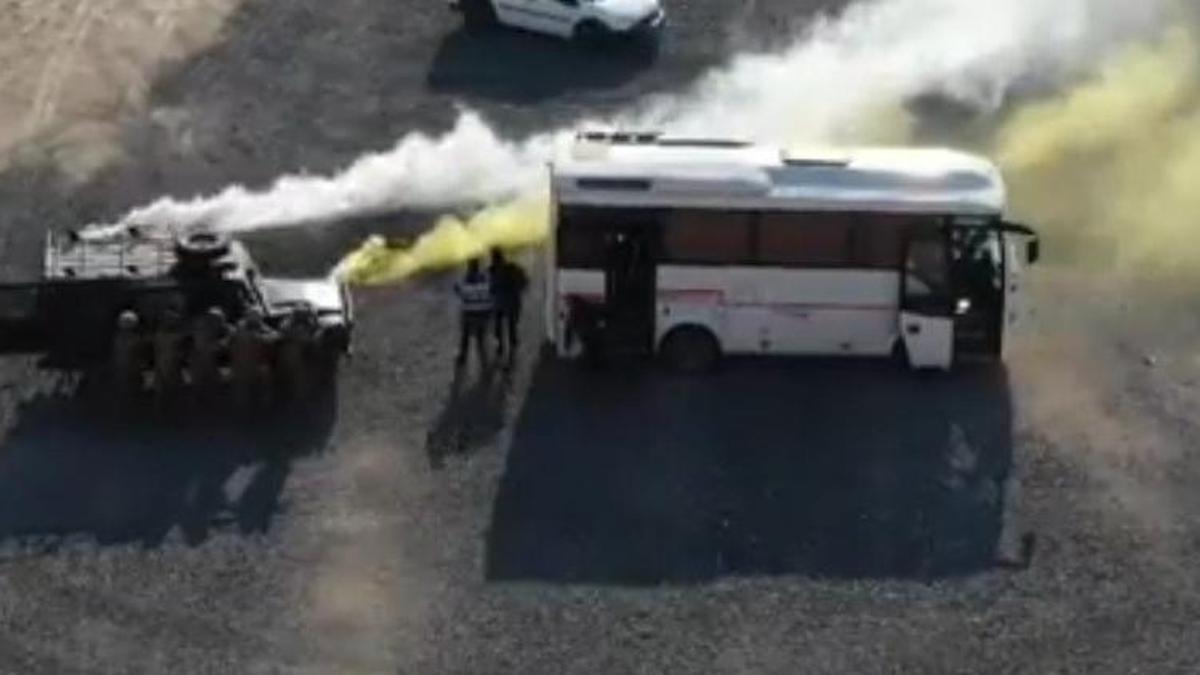 Nefes kesen anlar! Sis bombaları atıldı, sinyal kesiciler devreye girdi! Rehine...