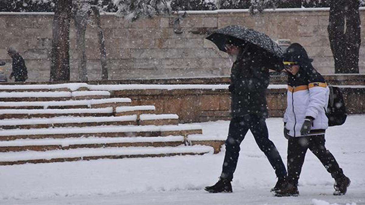 Okullar tatil edildi! Kar yağışı sonrası valiliklerden son dakika kararı