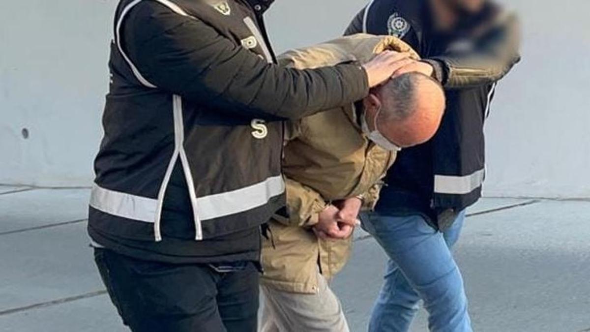 FETÖ firarisi ihraç binbaşı saklandığı evde yakalandı!