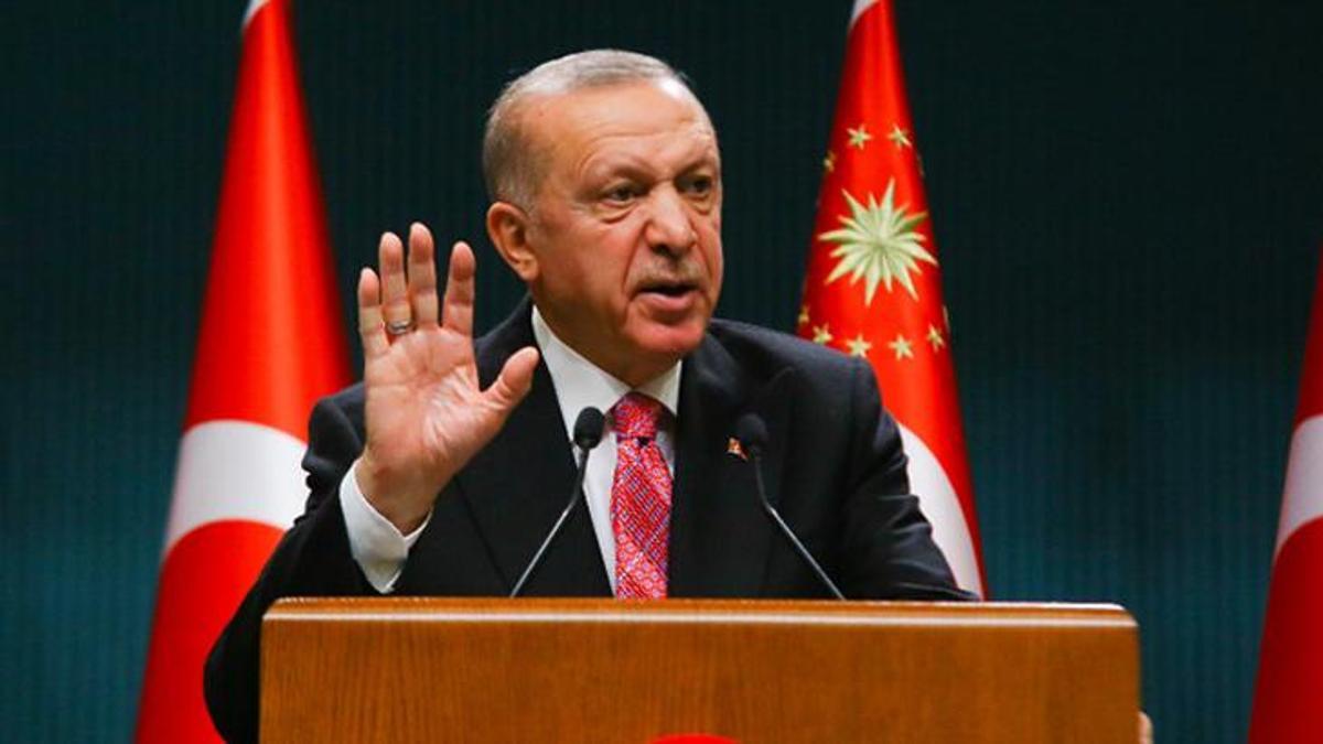 Emeklilere, memurlara zam müjdesi! Cumhurbaşkanı Erdoğan canlı yayında duyurdu...