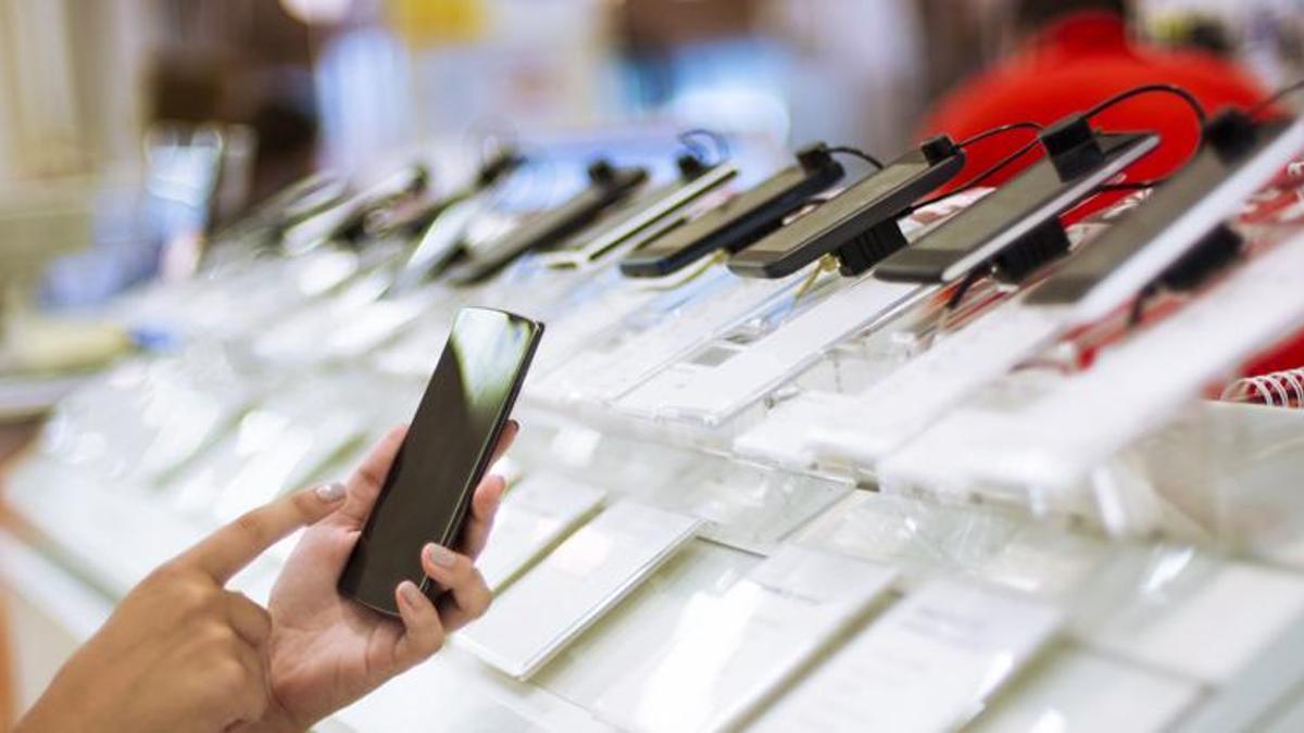 KDV yüzde 1'e düşürüldü! Cep telefonlarıyla ilgili flaş gelişme