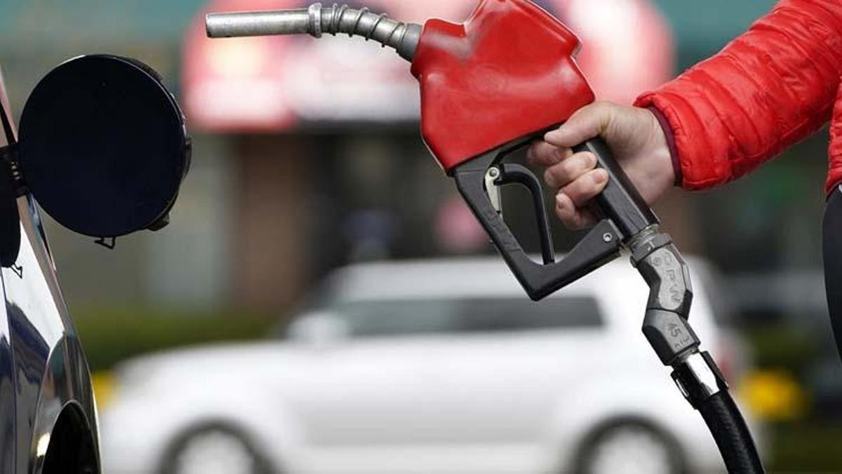 Akaryakıt fiyatları ile ilgili kritik gelişme! Brent petrol zirveyi gördü, zam uyarısı geldi: Benzin ve motorin...