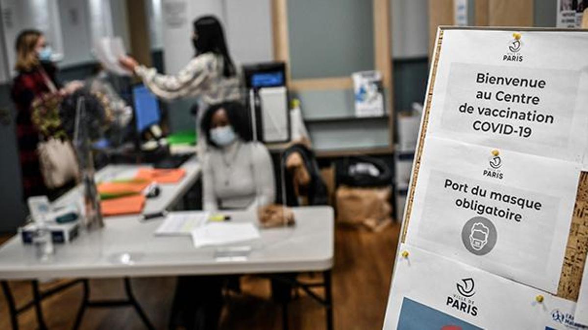 Almanya’da restoran ve benzeri yerlerde koronavirüs önlemleri sıkılaştırıldı