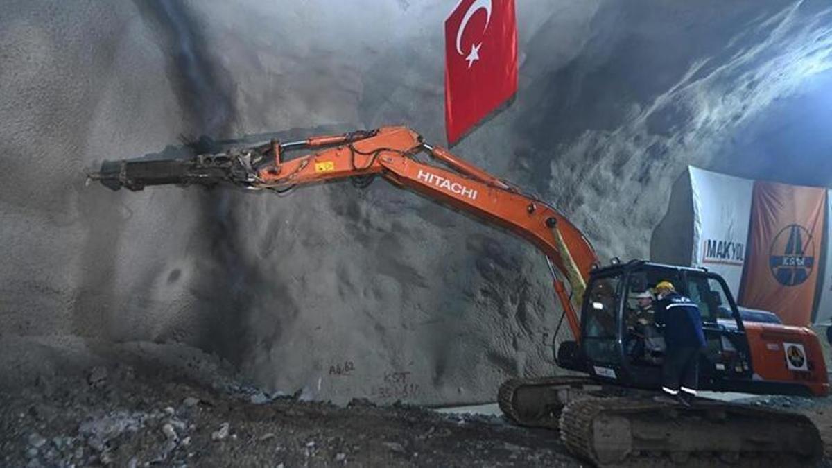 Bakan Karaismailoğlu müjdeli haberi verdi! İki şehir arası kısalıyor