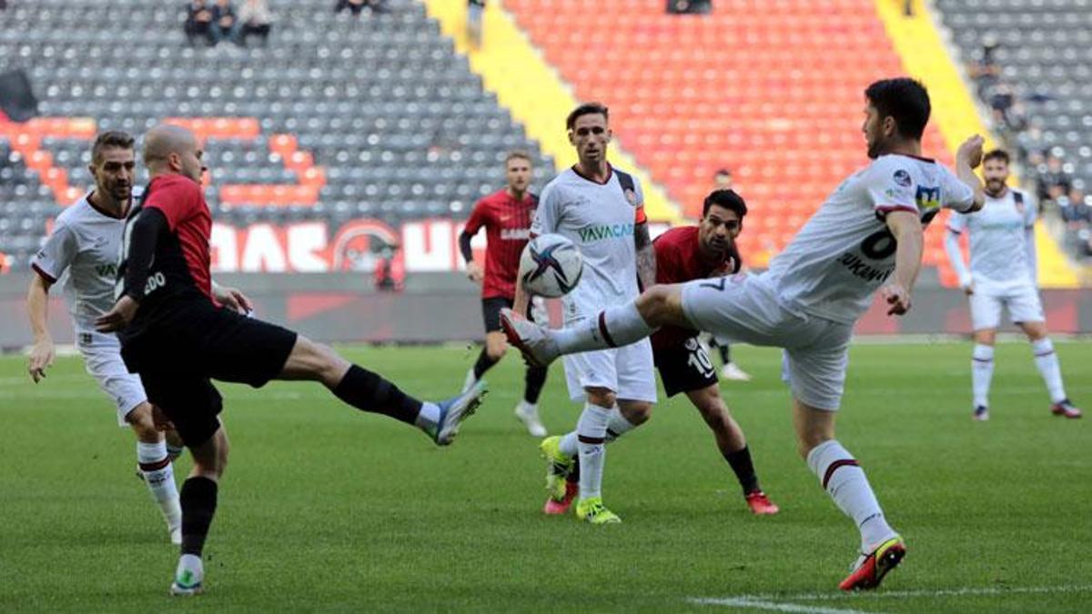 Süper Lig'de Gaziantep FK - Fatih Karagümrük mücadelesinde 4 gol vardı