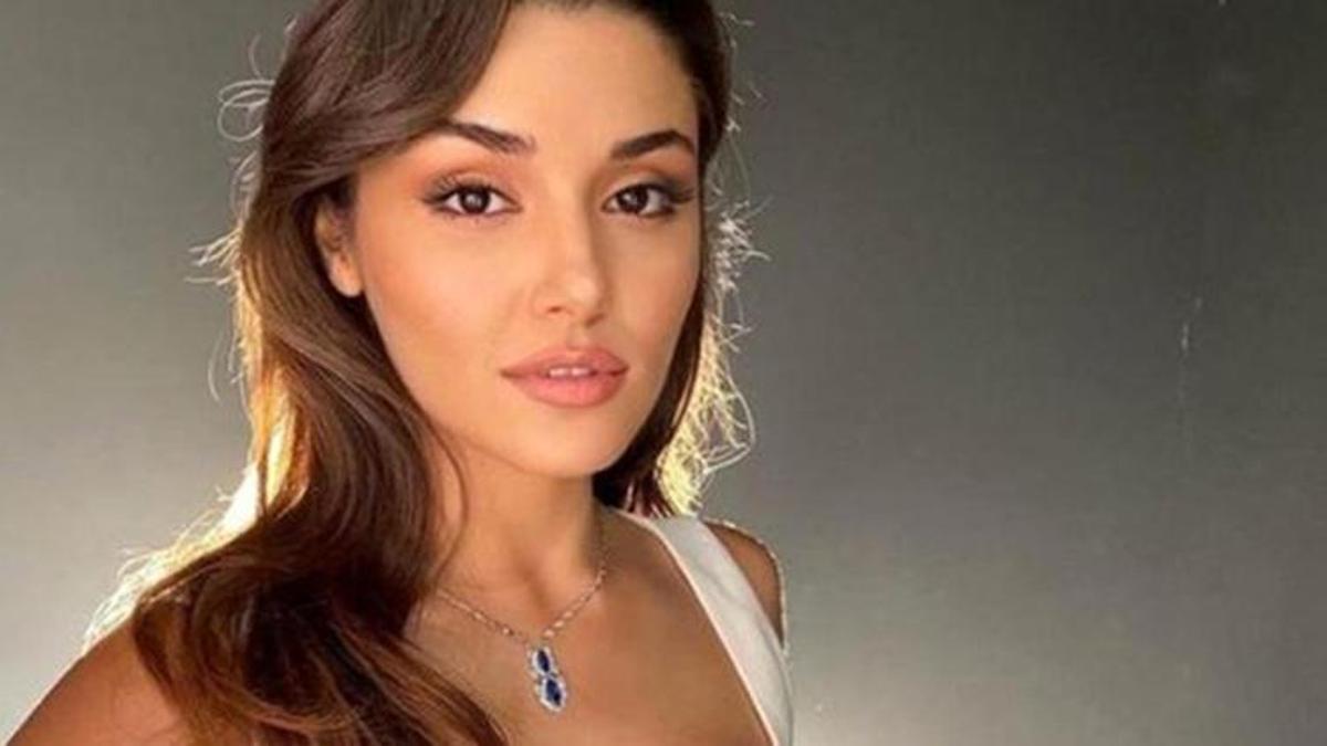 Hande Erçel'den duygusal paylaşım! 'Bir kelebek öptü boynumu...'