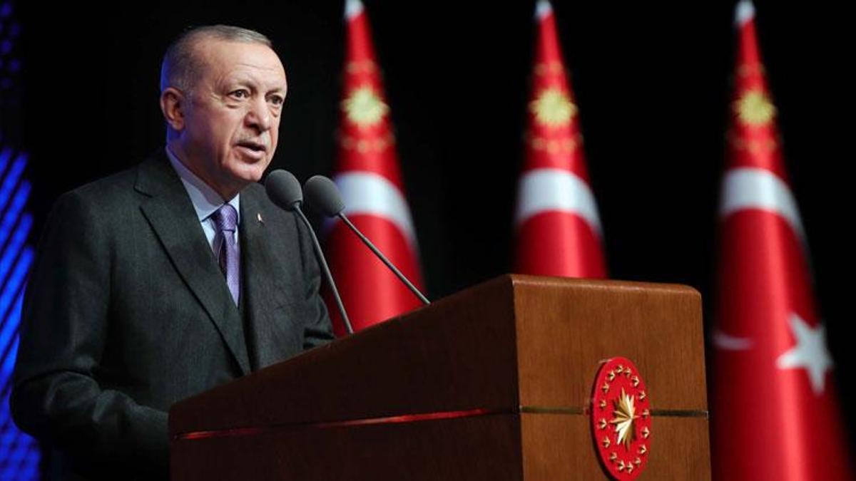 Cumhurbaşkanı Erdoğan canlı yayında müjdeyi verdi: Bu ay sonunda 15 bin öğretmen atamasını yapıyoruz