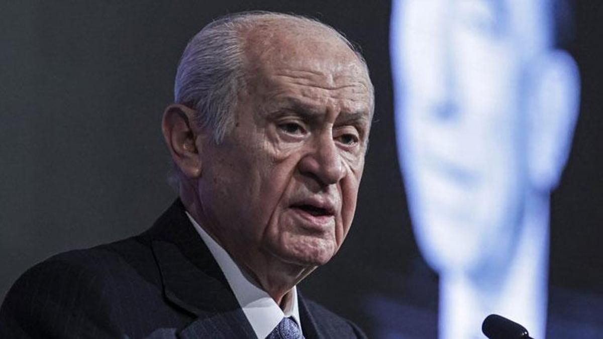 Devlet Bahçeli: Bölücü milletvekilinin dokunulmazlığı derhal kaldırılmalıdır